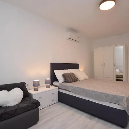 Apartments Noa Nin Zdrijac Exterior photo