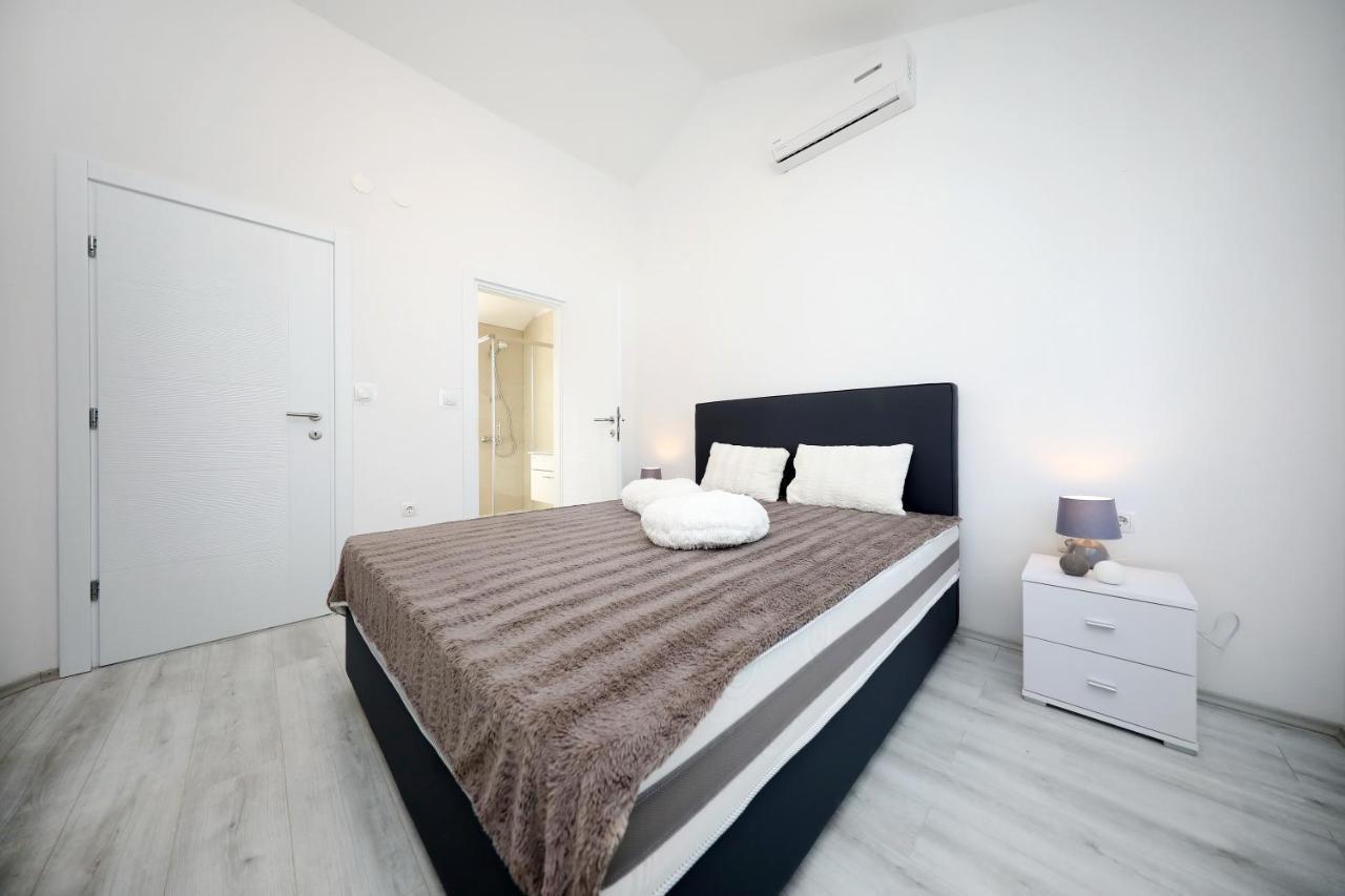 Noa Zdrijac Apartment